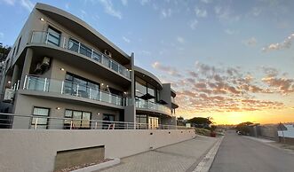 Bar T Nique Guest House