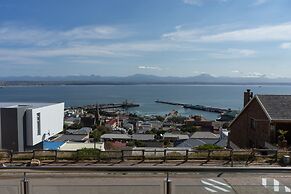 Bar T Nique Guest House