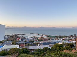 Bar T Nique Guest House