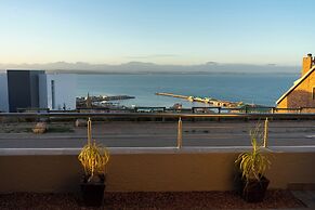 Bar T Nique Guest House