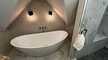 Phineas Swann Inn & Spa