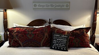 Phineas Swann Inn & Spa