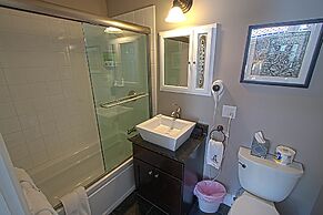 Phineas Swann Inn & Spa