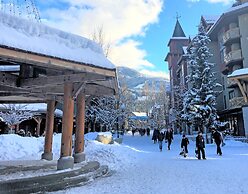 Whistler Town Plaza