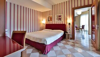 UNA HOTELS The One Milano