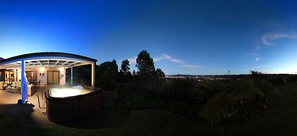 City Lights Boutique Lodge