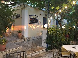 Sebastians Family Hotel & Taverna