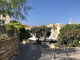 Sebastians Family Hotel & Taverna