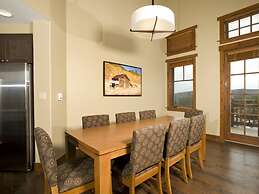 One Ski Hill Place, A RockResort