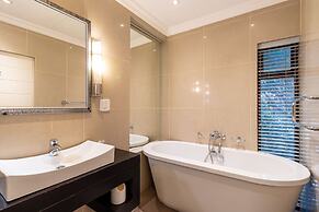 Boardwalk Lodge - self-catering