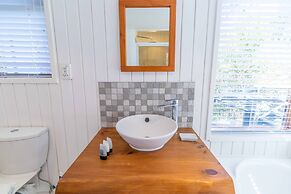 Boardwalk Lodge - self-catering