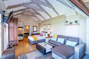 Boardwalk Lodge - self-catering