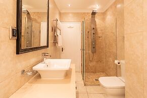 Boardwalk Lodge - self-catering