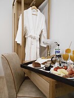 Anastazia Luxury Suites & Rooms