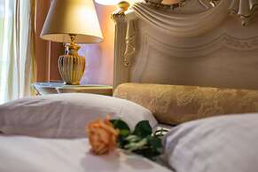 Anastazia Luxury Suites & Rooms