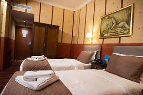 Anastazia Luxury Suites & Rooms