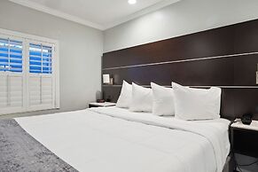 Bayhill Inn