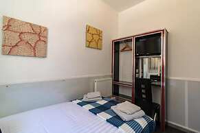 OYO The Bentleys Hotel