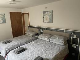 OYO The Bentleys Hotel