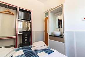 OYO The Bentleys Hotel