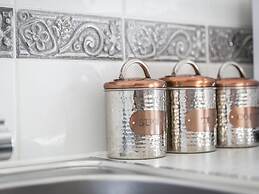 Cricketfield House - Guest House