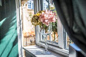 Cricketfield House - Guest House