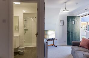 Cricketfield House - Guest House