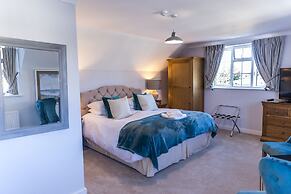 Cricketfield House - Guest House