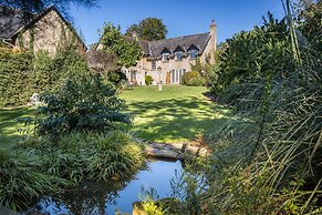 Cricketfield House - Guest House