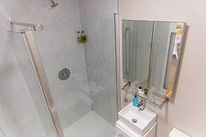 Cricketfield House - Guest House