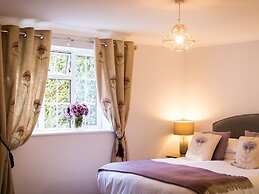 Cricketfield House - Guest House