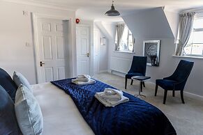 Cricketfield House - Guest House