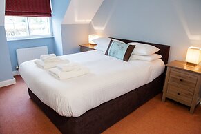 Cricketfield House - Guest House