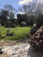 Cricketfield House - Guest House