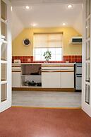 Cricketfield House - Guest House