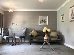 Cricketfield House - Guest House