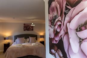 Cricketfield House - Guest House