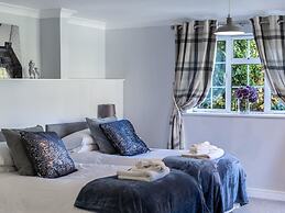 Cricketfield House - Guest House