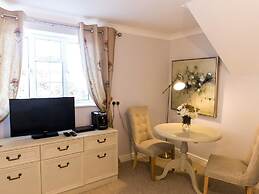 Cricketfield House - Guest House