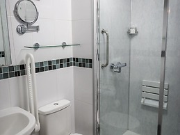 Cricketfield House - Guest House