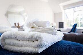 Cricketfield House - Guest House