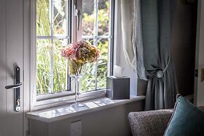 Cricketfield House - Guest House