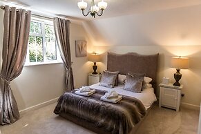 Cricketfield House - Guest House