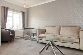 Cricketfield House - Guest House