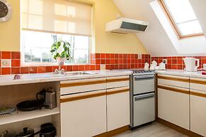 Cricketfield House - Guest House