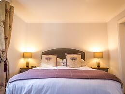 Cricketfield House - Guest House