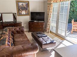 Cricketfield House - Guest House