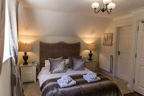 Cricketfield House - Guest House