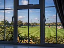 Cricketfield House - Guest House