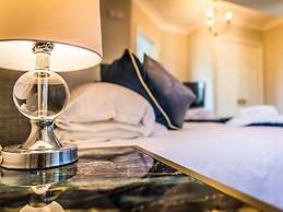 Cricketfield House - Guest House